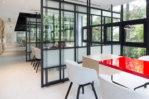 簡(jiǎn)約現(xiàn)代辦公室裝修設(shè)計(jì)案例