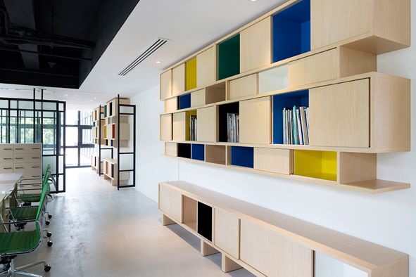 簡(jiǎn)約現(xiàn)代辦公室裝修設(shè)計(jì)案例